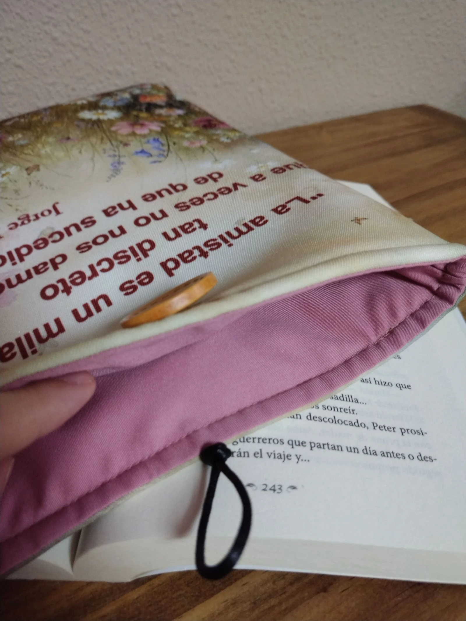 Funda literaria acolchada - Diseño Niños y Flores - Hecho a mano  – photo 3